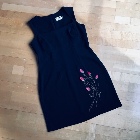 CDC Dresses & Skirts - CDC Petites Vintage Black Fitted Dress, Floral, Embroidered, Black, Red, Size 10